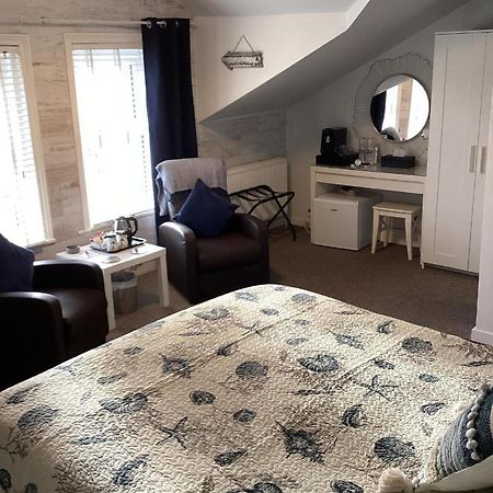 Bed and Breakfast By The Seaside à Blackpool Extérieur photo