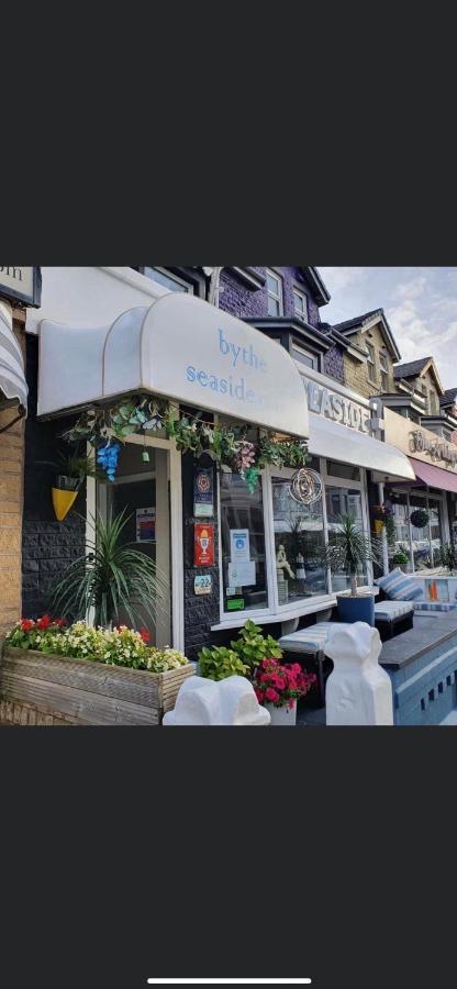Bed and Breakfast By The Seaside à Blackpool Extérieur photo