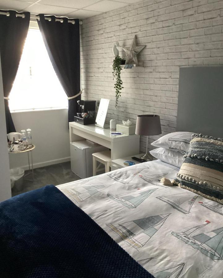 Bed and Breakfast By The Seaside à Blackpool Extérieur photo