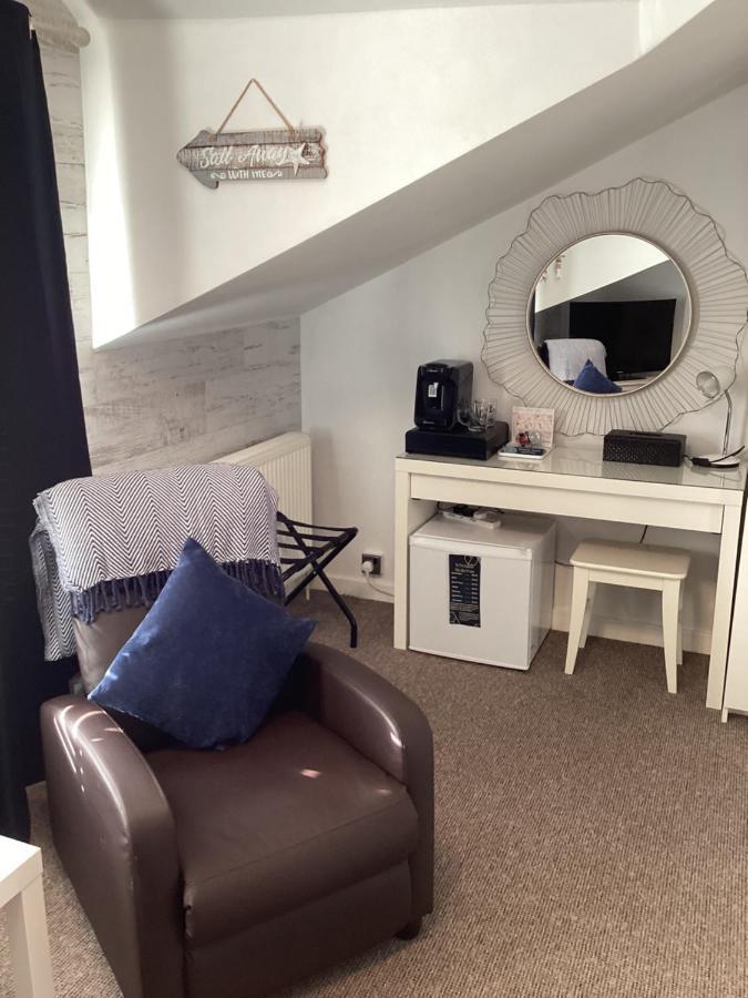 Bed and Breakfast By The Seaside à Blackpool Extérieur photo