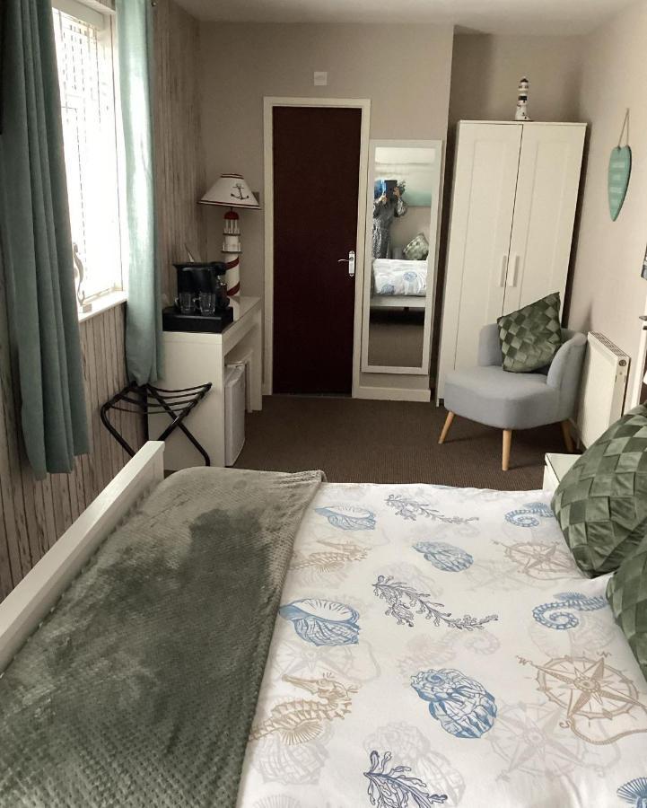 Bed and Breakfast By The Seaside à Blackpool Extérieur photo