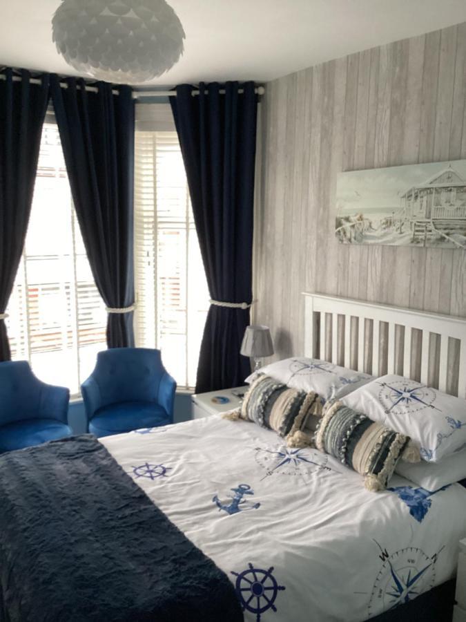 Bed and Breakfast By The Seaside à Blackpool Extérieur photo