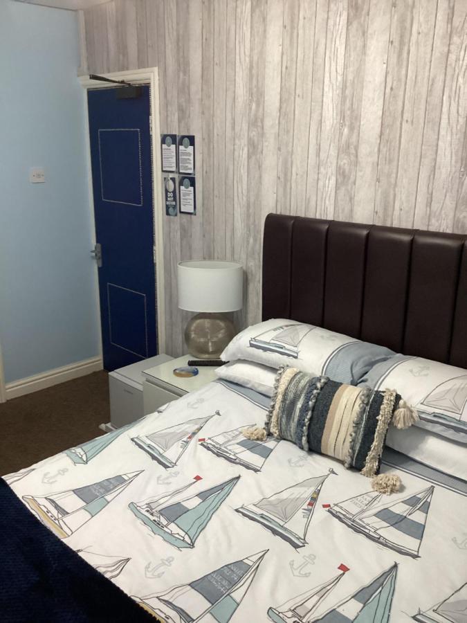 Bed and Breakfast By The Seaside à Blackpool Extérieur photo