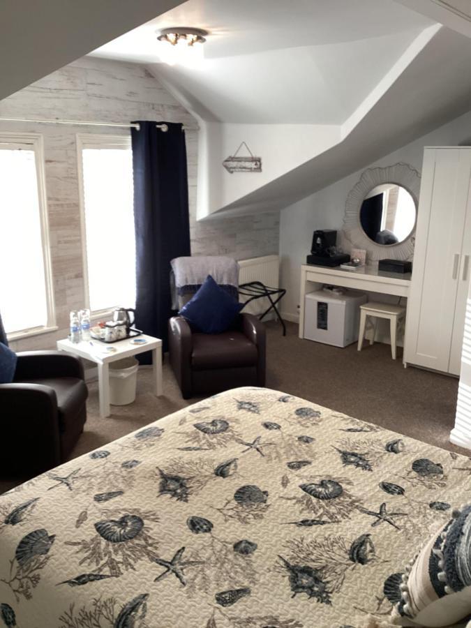 Bed and Breakfast By The Seaside à Blackpool Extérieur photo