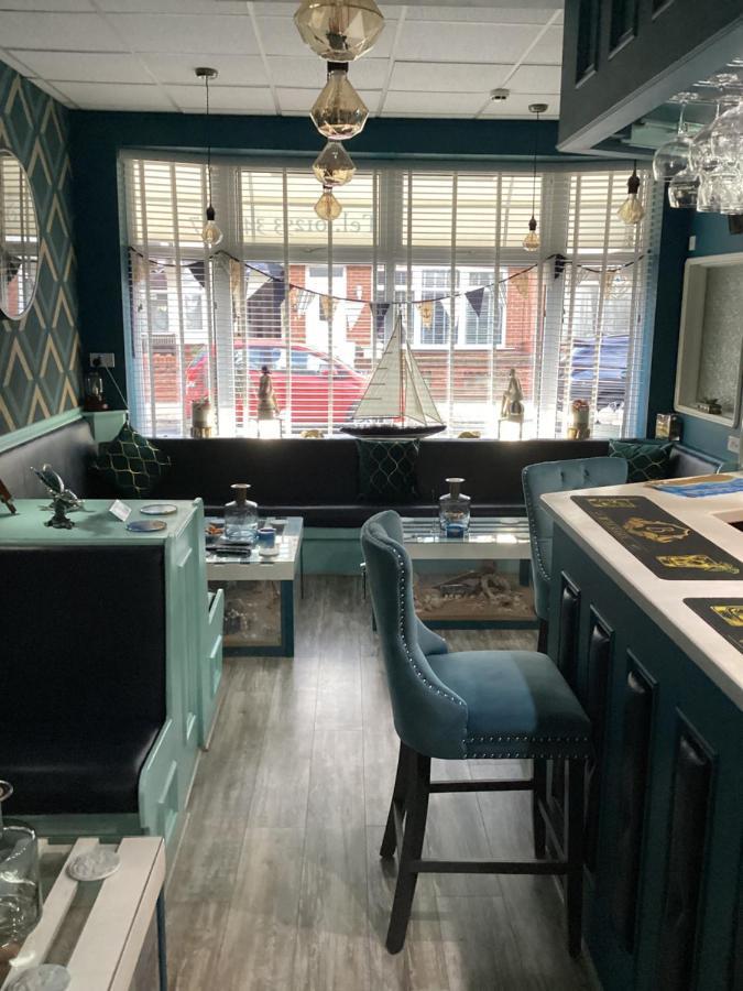 Bed and Breakfast By The Seaside à Blackpool Extérieur photo