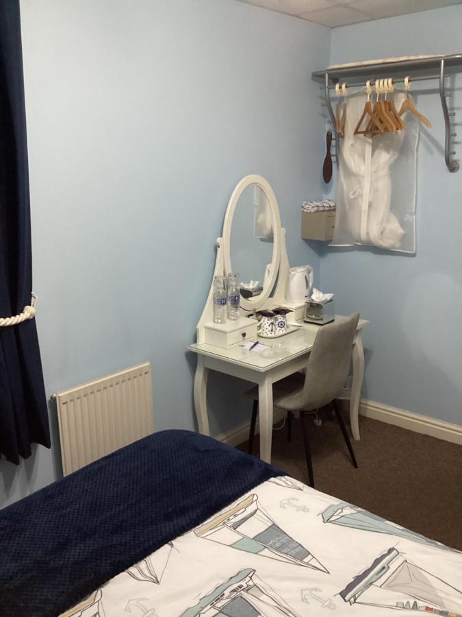Bed and Breakfast By The Seaside à Blackpool Extérieur photo